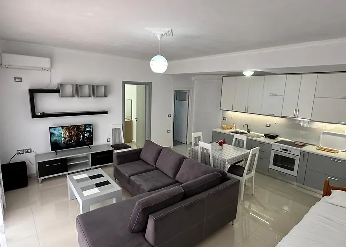 Elisabeth * Sarandë